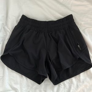 Lululemon hotty hot shorts size 6